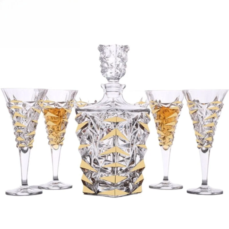 Crystal glass foreign wine glass, whiskey gold-painted wine bottle, tall red wine glass set.