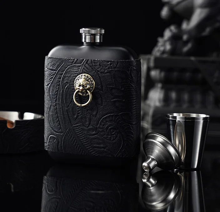 

Chinese Style Leather Case Stainless Steel Hip Flask Outdoor Mini Portable 1.5oz Creative Portable Flagon Whiskey Wine Pot LB611