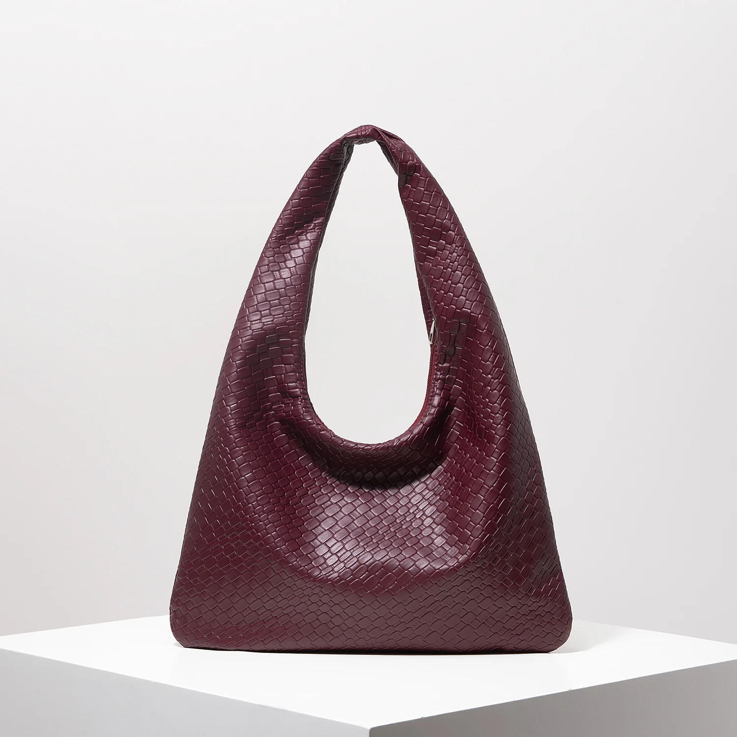 Retro Artificial Woven Leather Shoulder Bag, Women's Handbag, Large Capacity Tote Bag, Crescent Bag, Zipper Armpit Bag, Daily Commuter Bag (Random Pattern)