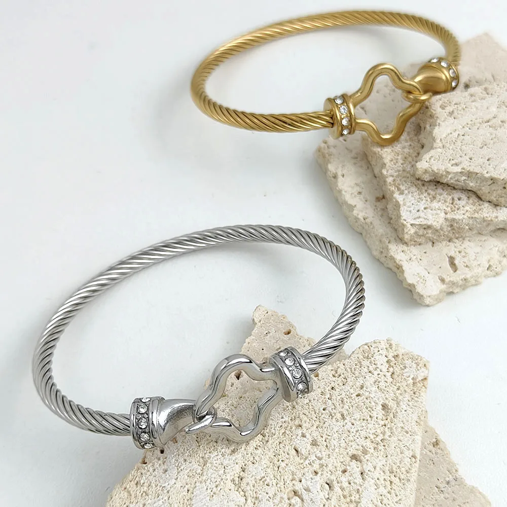 

New wire rope four-leaf clover women's bracelet gold-plated 18k stainless steel, will not fade, fashionable, high-end