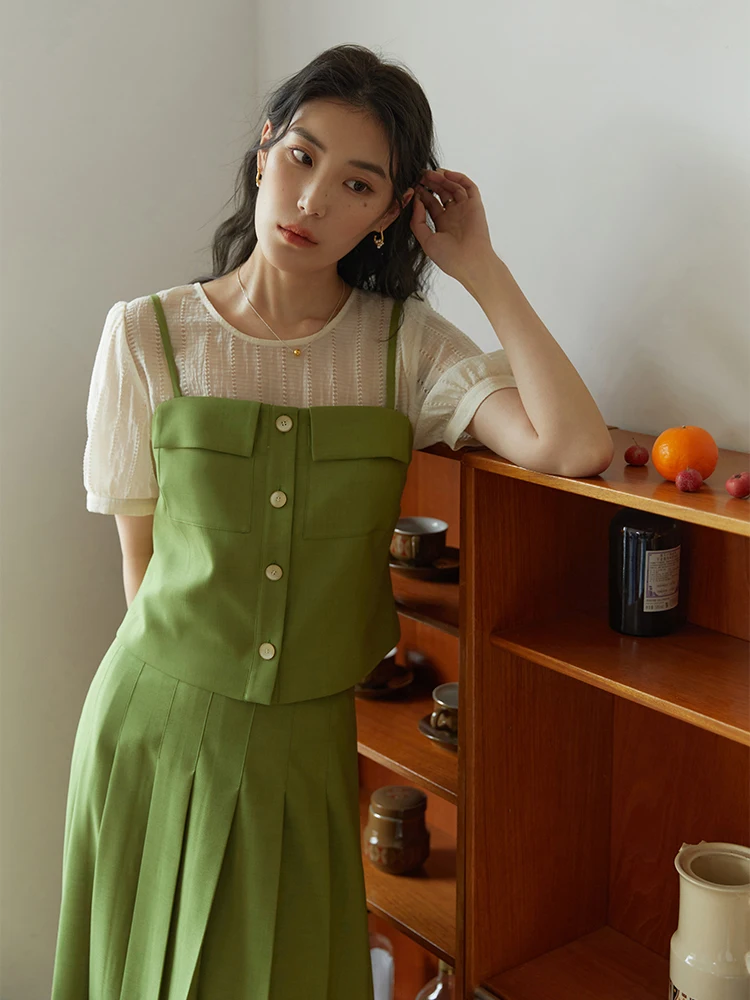 DUSHU Three-piece French Fashion Suit for Women Summer Niche Design Light Shirt + Small Vest Strap + A-Line Pleated Skirt Female