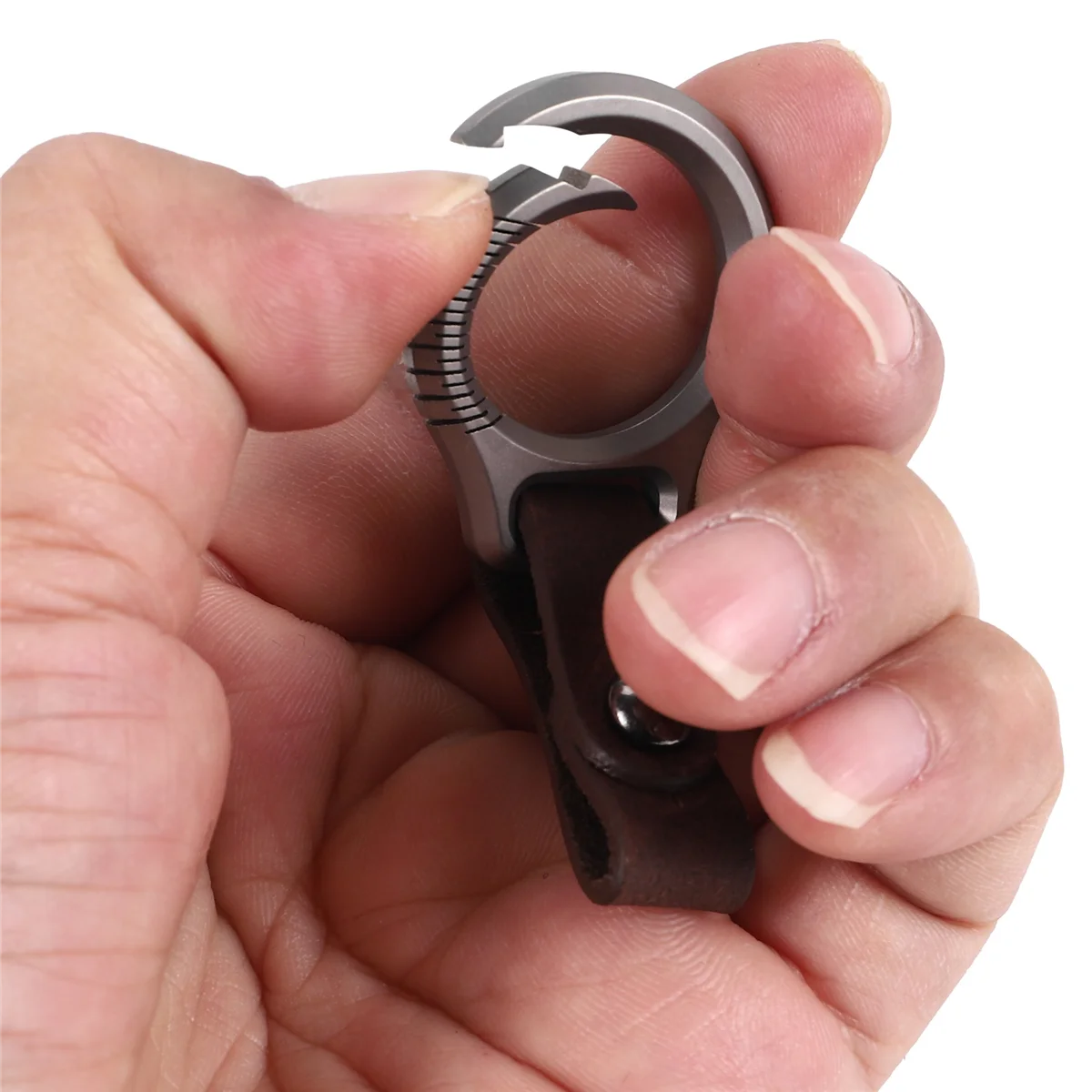 

ABP-Titanium Alloy Keychain Car Keychain Pendant Cowhide Strap Pendant EDC Tool Men's Gift Gift