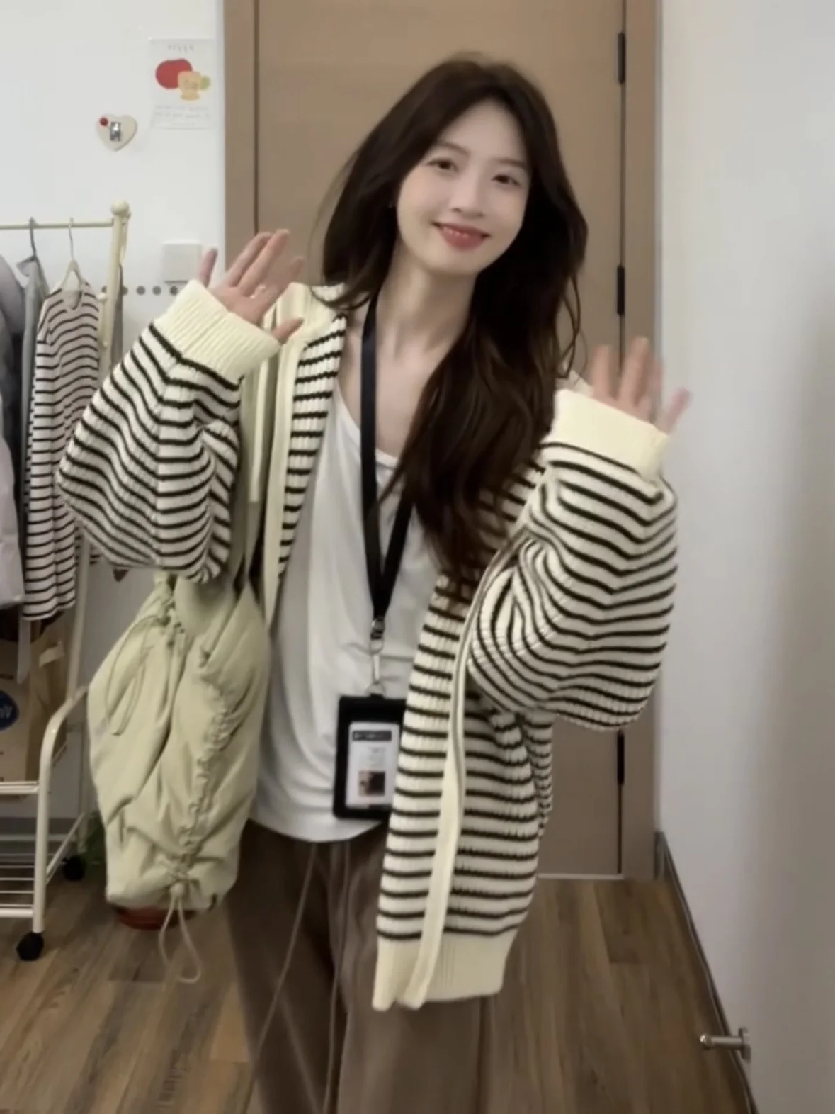 

Длинные вязаные кардиганы для женщин, осенние, средней длины, асимметричные, с открытым передом, на одной пуговице, с карманами, для улицы, красивые