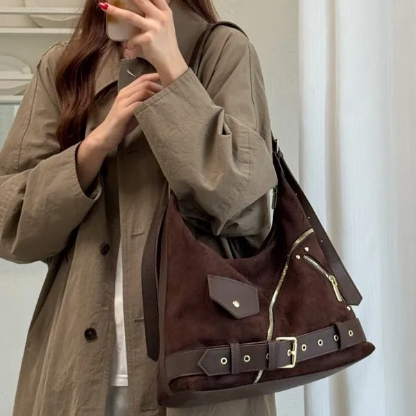 Vintage Suede Velvet Women Hobos Shoulder Crossbody Bag Simple Designer Rivet Female Handbags Large Capacity for Commute Work