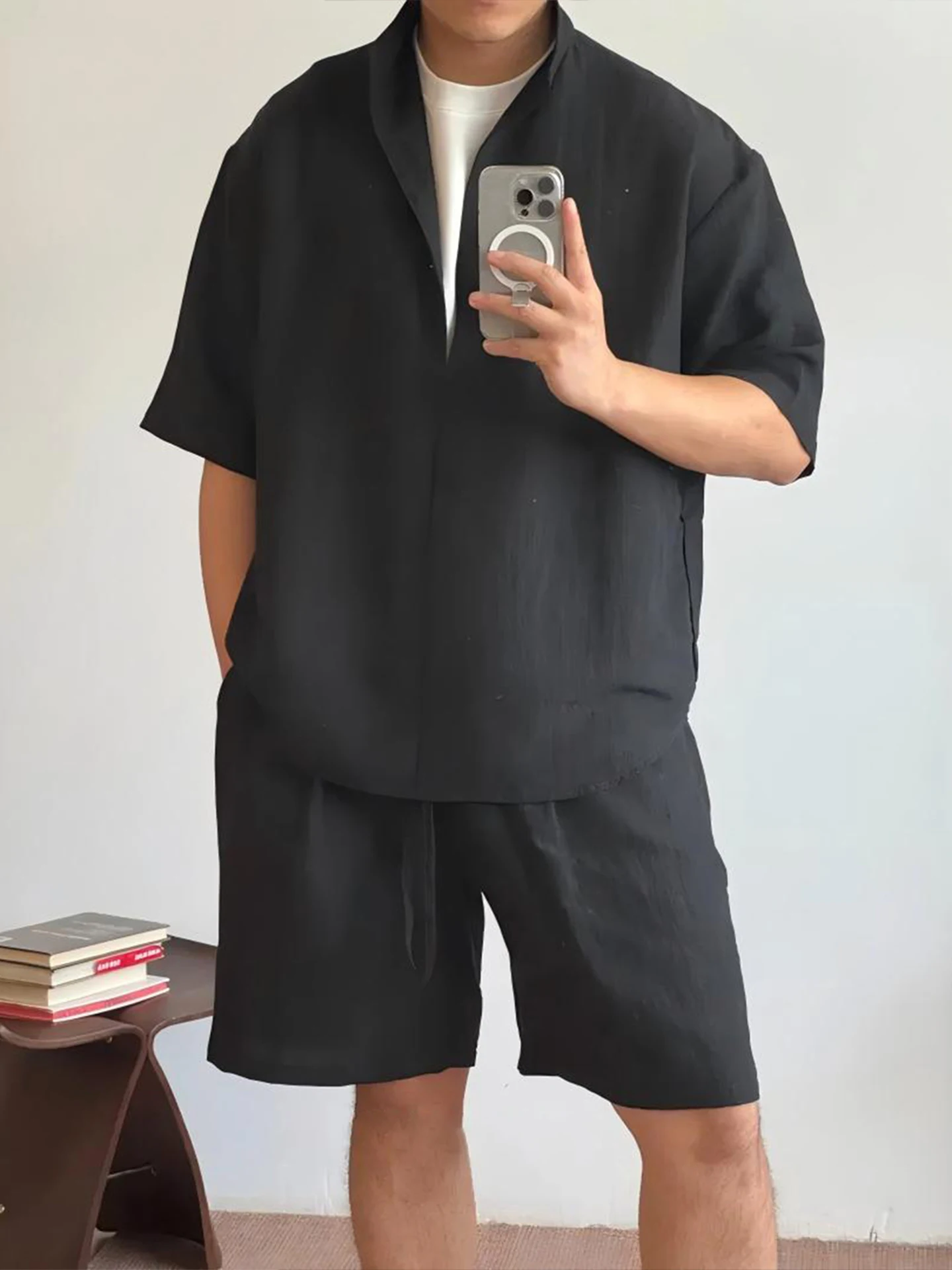 

Легкий хлопково-льняной комплект для мужчин: повседневный летний наряд (рубашка и шорты), молодежный стиль, тонкий хлопково-льняной костюм