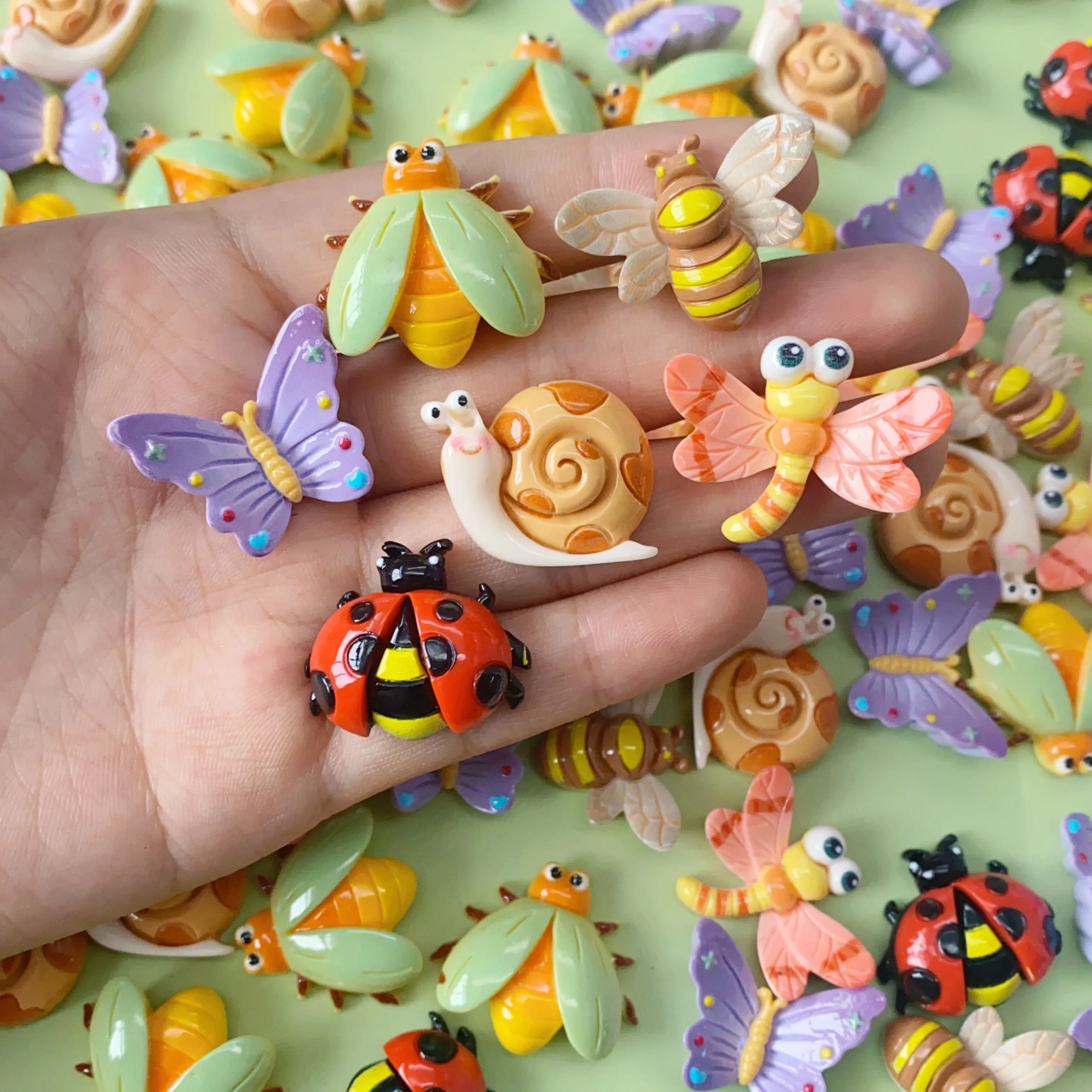 Resin Fairy Garden Insect Ornament Bees Butterfly Ladybug Snail Dragonfly Embellishment for DIY Scrapbooking Party Decor