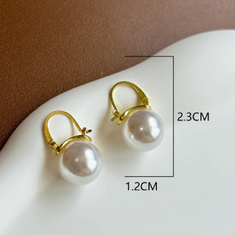 1 pair of ladies pearl simple temperament light luxury high-end design feeling earrings