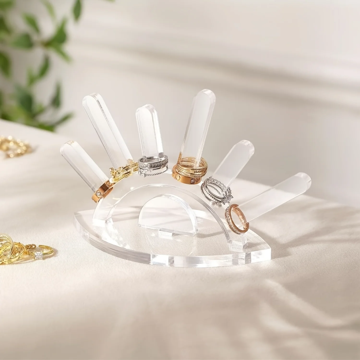 

"Versatile Display" Elegant Acrylic Ring Holder - Oval Jewelry Display Stand For Rings, No Power Needed