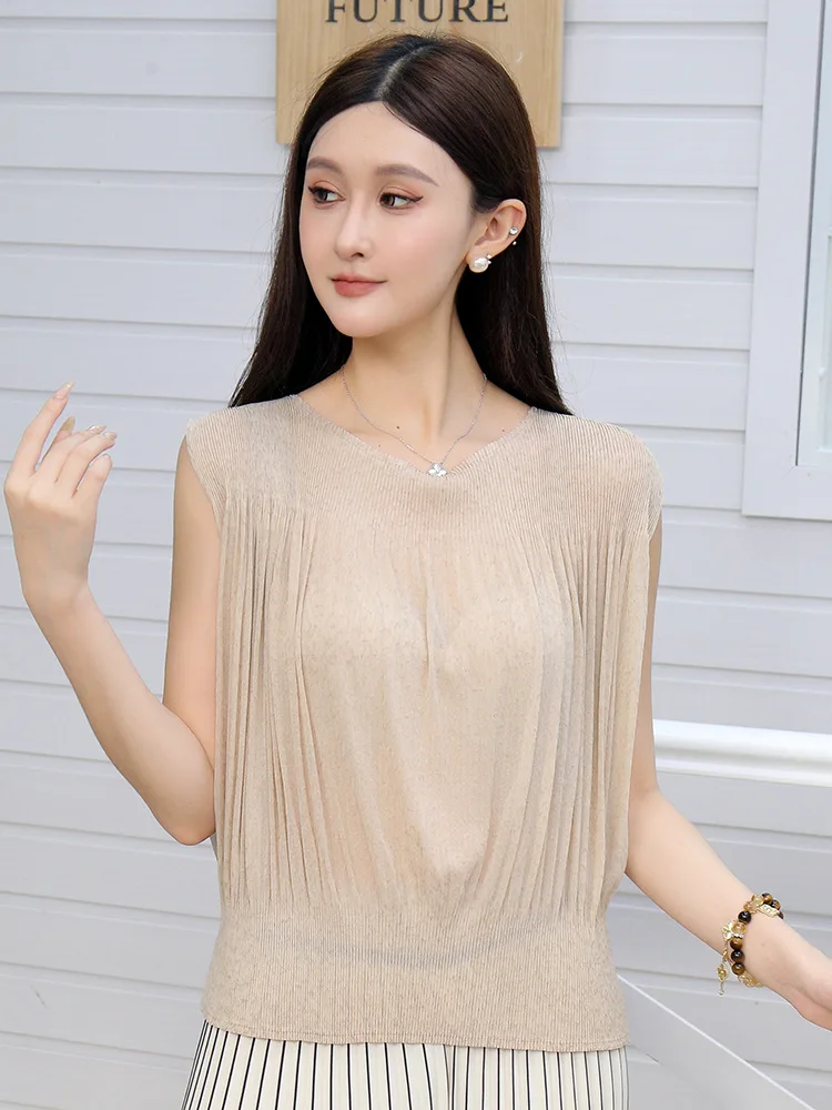 Miyake plissado temperamento versátil topos para mulher 2025 verão novo em torno do pescoço cor sólida solta camiseta de manga curta