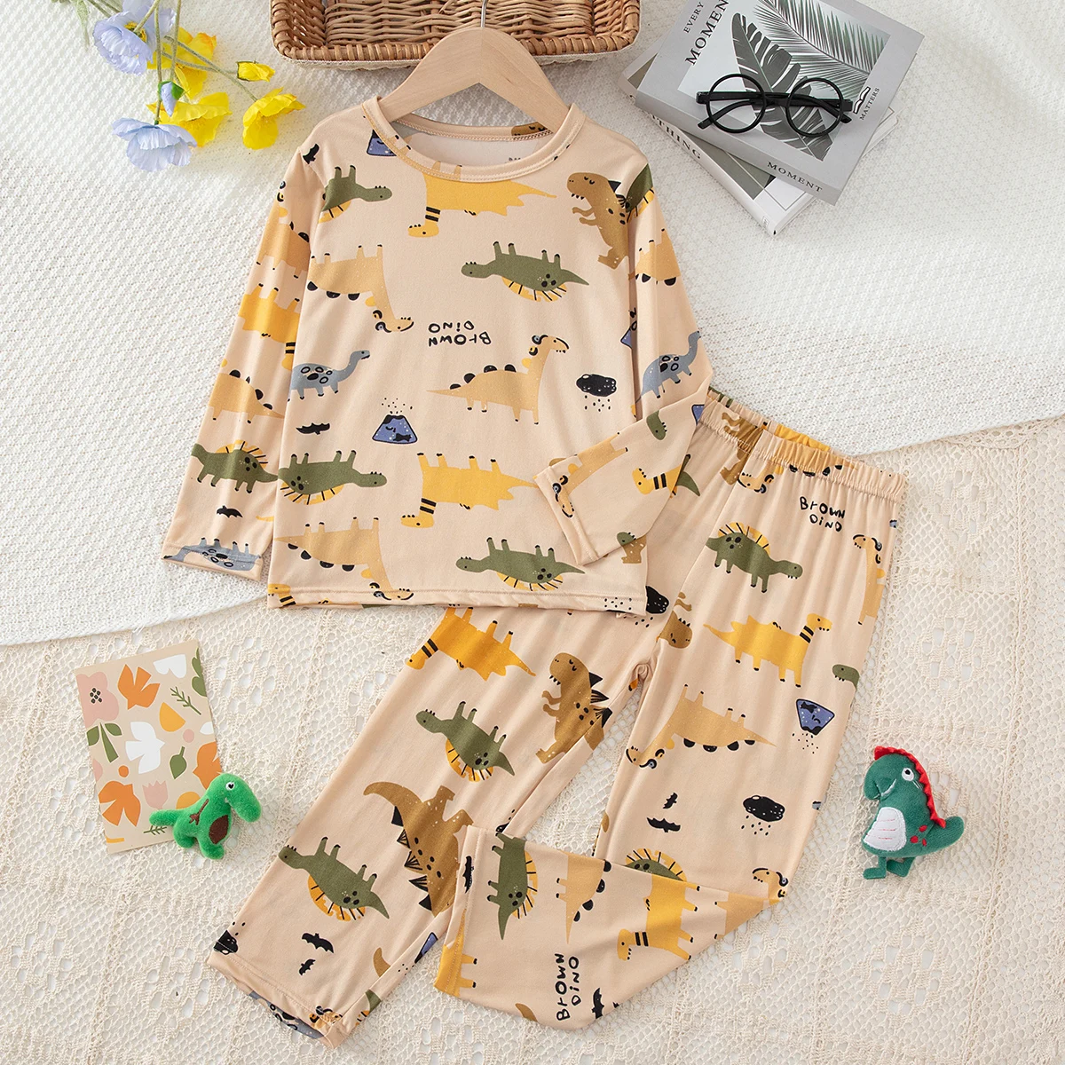 2-teiliges Herbst-Set für Kinder, bestehend aus einer langärmligen Hose mit niedlichem Cartoon-Motiv, für Jungen und Mädchen, bequem und vielseitig einsetzbar als Freizeitkleidung für zu Hause. – Detail 10