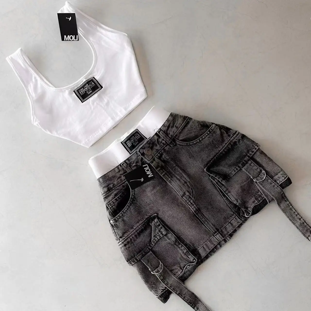 

Teenage Girl Pure Desire Spicy Girl Beautiful Back Pure White T-shirt Suspender Top Short Skirt Two-piece Set