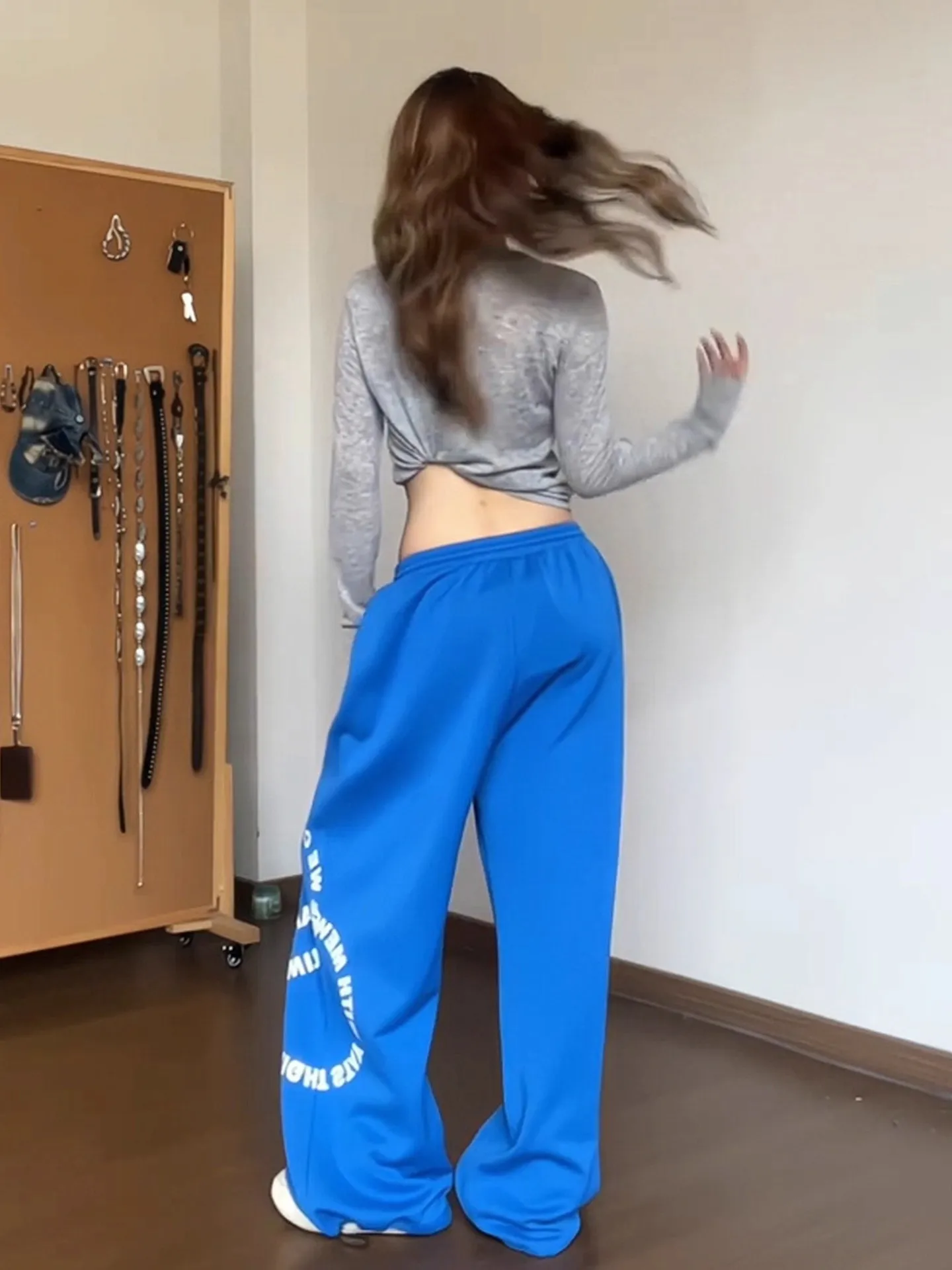 بنطلون رياضي كاجوال على الطراز الأمريكي للنساء، موديل خريف وشتاء جديد مع طباعة حروف، بنطلون واسع الساق مستقيم، بنطلون رقص الج...