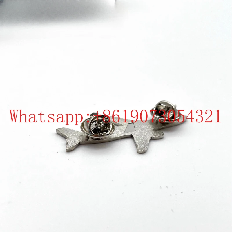 

Китай Southern Airlines окрашенный самолет, восьмиупаковочный набор металлических эмалированных значков, праздничные подарки, сувениры