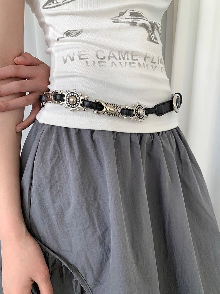 

Женский нишевый винтажный ремень с металлической пряжкой и гравировкой в американском стиле ретро, шикарный тонкий поясной ремень, эффектный аксессуар, шикарный декоративный ремень Y2K