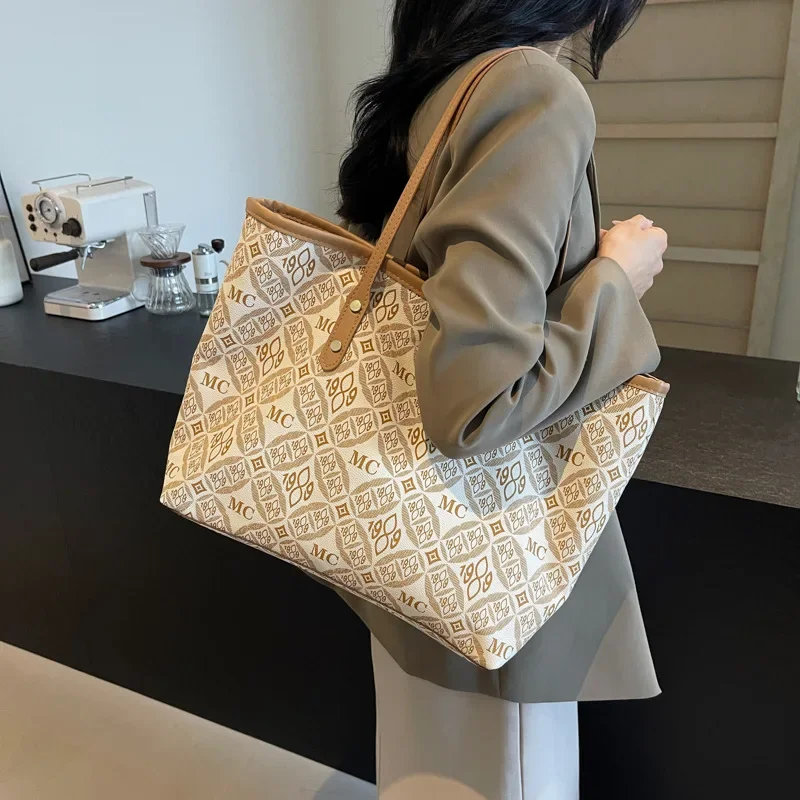 

2025 Trendy Women's Commuting Tote - Spacious Large-capacity Handbag, Fashionable Single-shoulder with Charming Elegant Prints