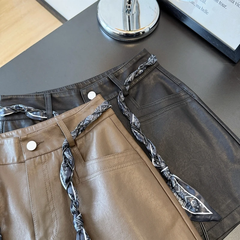 2025年秋冬新作 レディース スカーフタイ付き ハイウエスト ミドル丈パンツ カジュアル ワイドレッグ 五分丈パンツ PUレザーショートパンツ