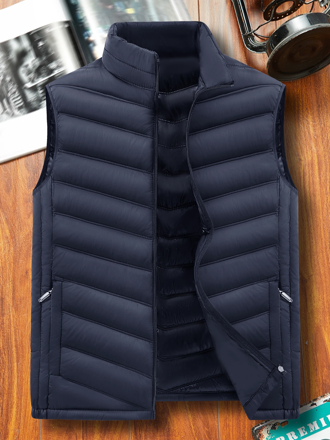 

New Arrival Men Lightweight Thickened Vest Coat Men Trendy Brand Handsome Casual Sleeveless Outerwear Winter Windproof Vests