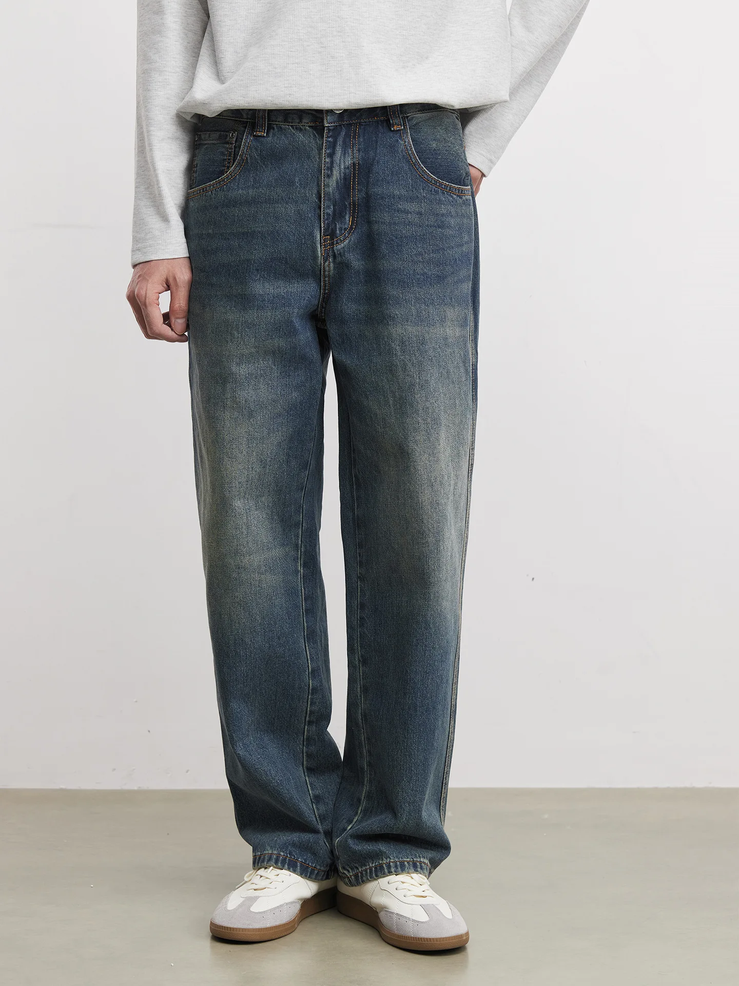 

Мужские джинсы Yizhi в стиле ретро, прямого кроя, классические, с эффектом потертости, простые, визуально удлиняющие ноги, повседневные брюки, новая весенняя коллекция