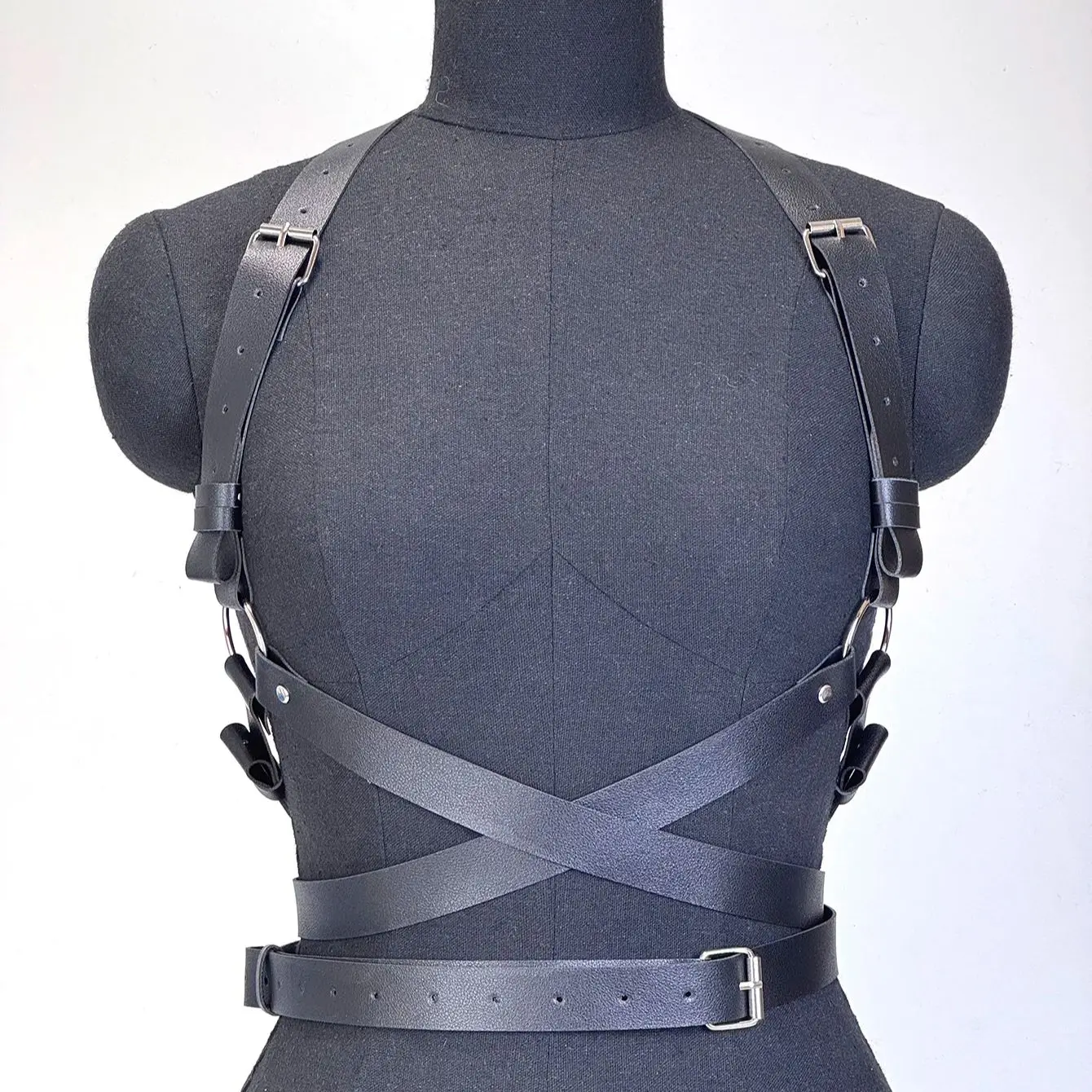 

Ladies Gothic Leather Straps Adjustable Fashionable Sexy Wearing Outside Body Decoration Strap Daily Parties Holiday Accessories