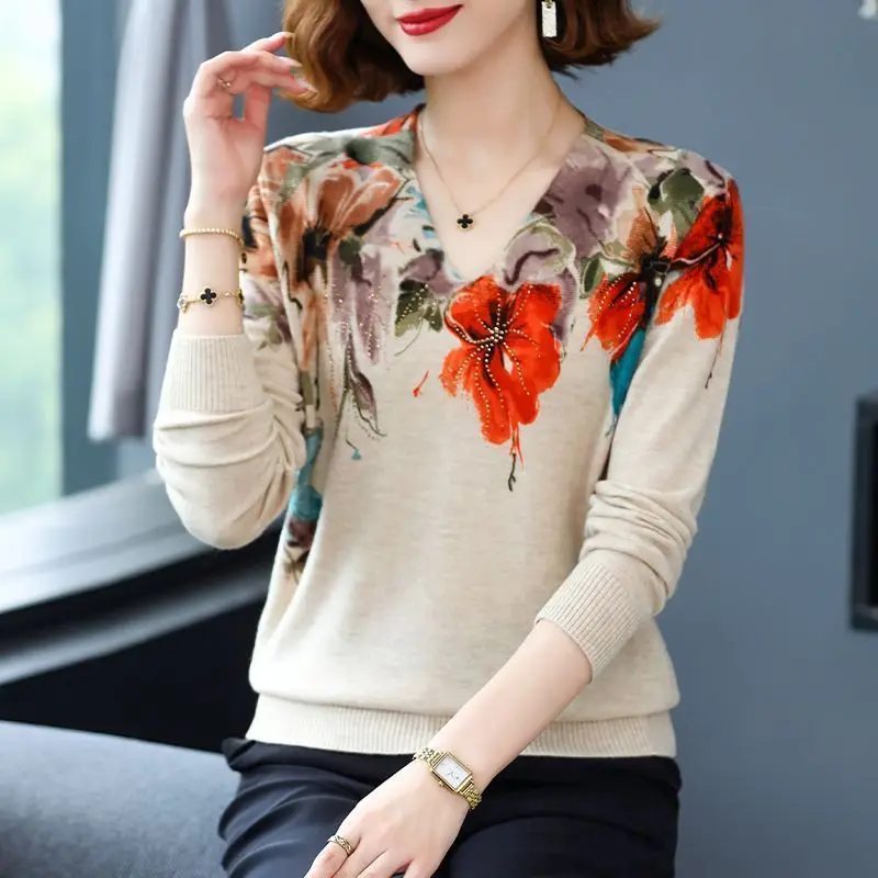 Korean Women Vintage Knitted Sweater Spring Autumn New Long Sleeve Pullovers Loose Casual V-Neck Fashion Printing Bottoming Tops