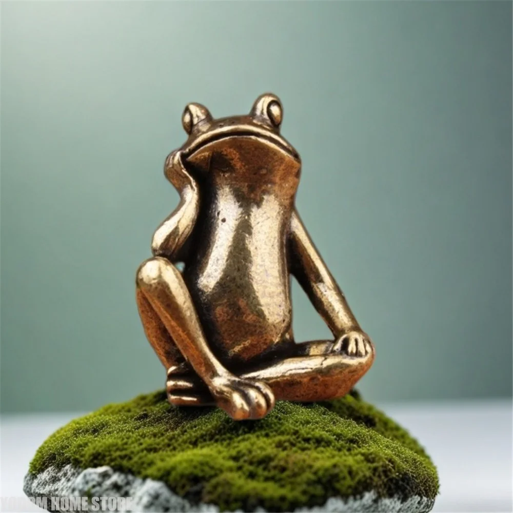Brass Thinking Frog Figurine Vintage Copper Animal Frog Statue Desktop Ornament Home Office Decoration Craft Gift