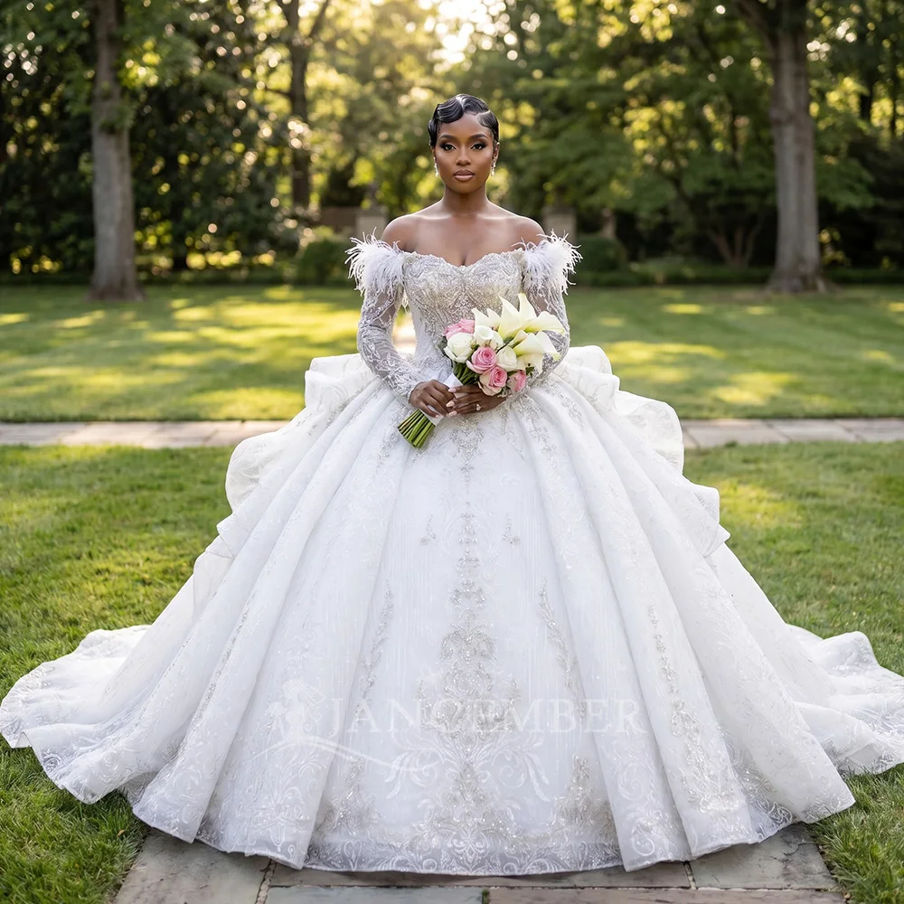 Elegant Wedding Dress 2026 With Feathers Off-shoulder Beaded Bridal Gown Charming Classic Ball Gown Vestidos De Novia Customized