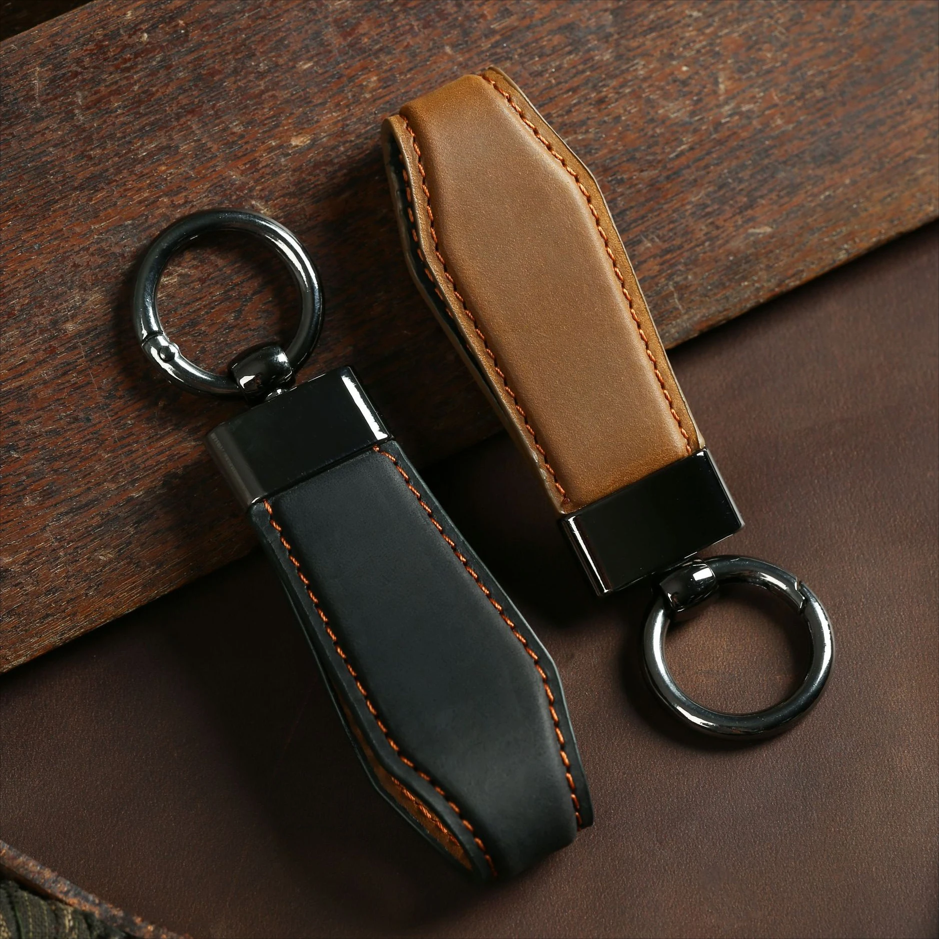 Handmade Leather Key Chain Stylish Men Women Keychains Luxury for Car Key Rings Holder Bag Pendant Charms Male Gift Accessories