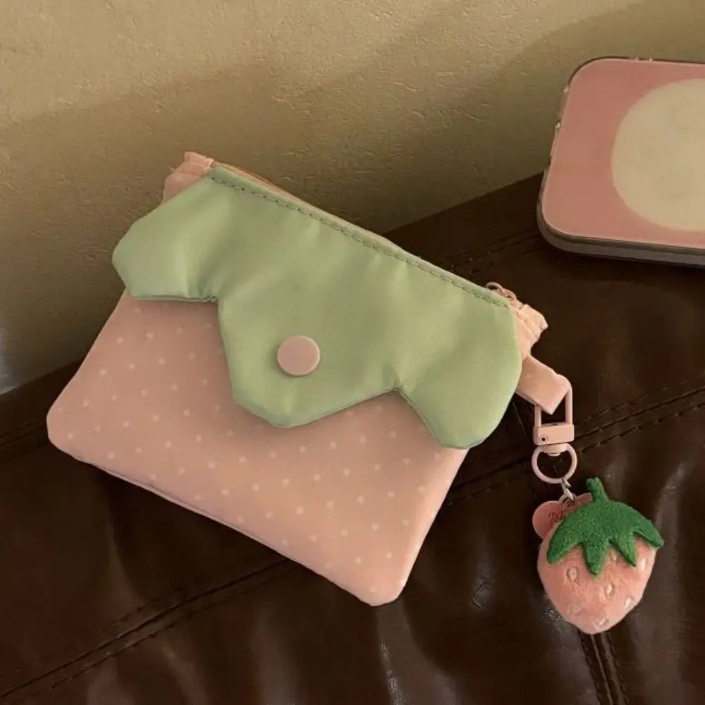 Strawberry Coin Purse Polka Dot Zipper Design Mini Cosmetic Bag Portable Earphone Organizer Small Accessory Storage