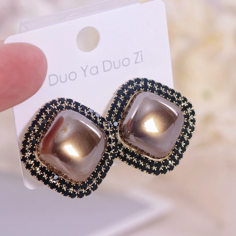 New Trendy Korean Black Resin Rhinestone Stud Earrings for Women Multicolor Geometric Square Acrylic Metal Earring Party Jewelry