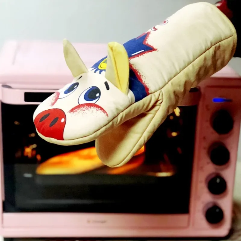 Wholesale of Piglet Cotton High Temperature Resistant Oven Gloves By Manufacturers, Microwave Oven Heat Resistant Baking Insulat