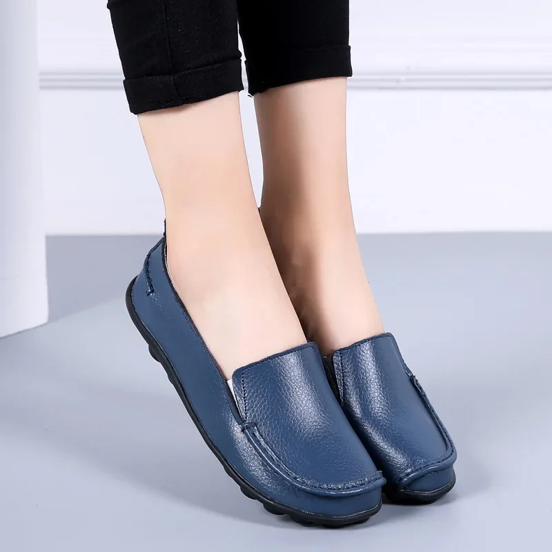 2023 New Women Flat Shoes Woman Soft Moccasins Women Boat Shoes Genuine Leather Ladies Casual Shoes Femme Slip on Loafers 35-44