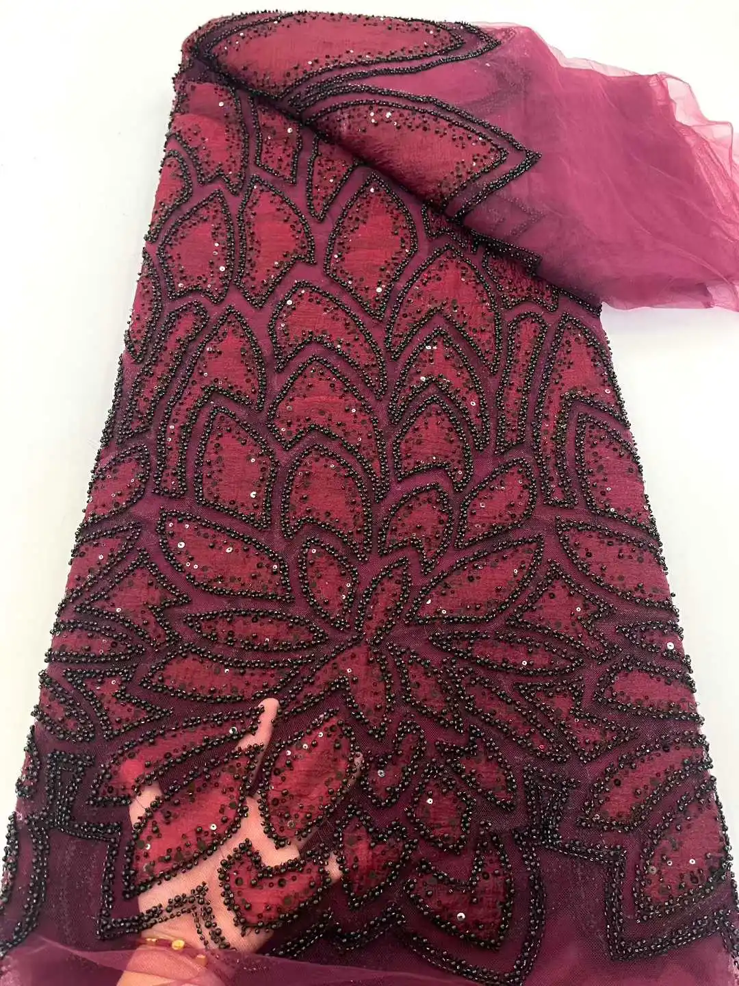 Afrikaanse Nigeriaanse bruidegom kantstof met pailletten, high-end luxe borduurwerk, zware stof voor trouwjurkfeest, materiaal