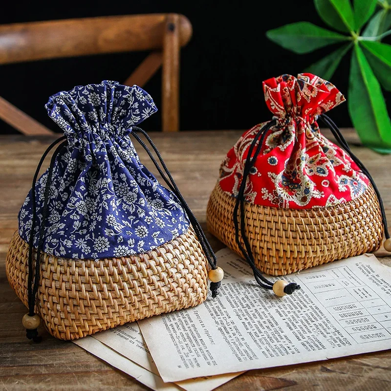 Round Hand-Woven Rattan Storage Box with Lid Multi-Purpose Wicker Tray Desktop Jewelry Organizer Makeup Storage Box Decorative