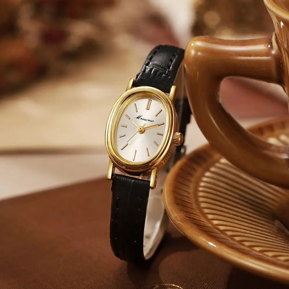 Luxury Alloy Oval Quartz Wristwatch Oval Quartz Movement Women Timepiece Faux Leather Luxury Women Watch Women