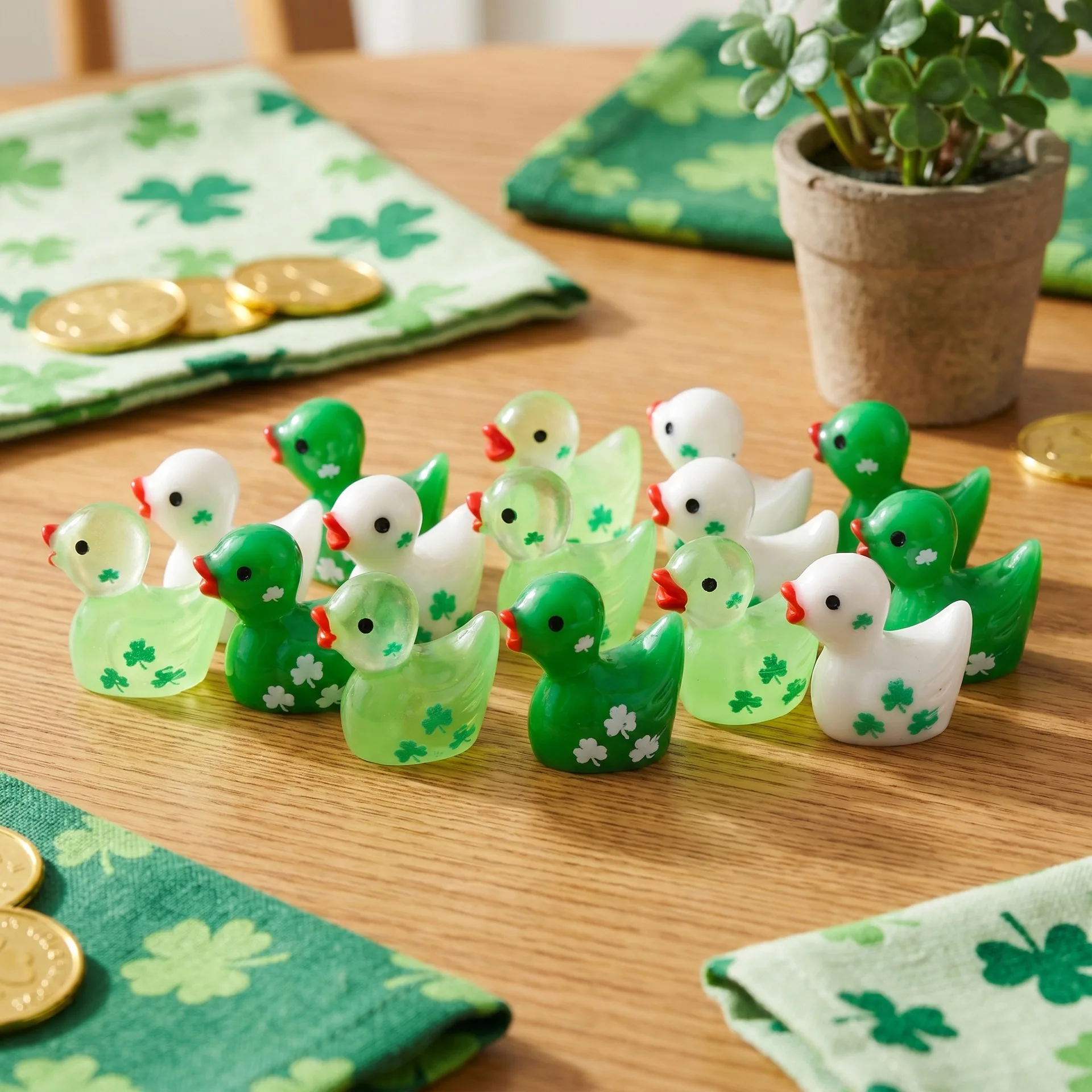 50/100pc Mini Resin Green Ducks St. Patrick's Day Tiny Duck Figurines Irish Small Duck for Dollhouse Landscape Ornament Decor