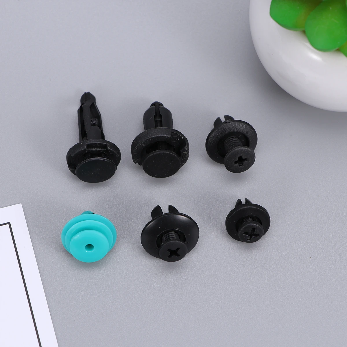 

120 pcs Fastener Clips Push Car Bumper Retainer Durable Polyformaldehyde Clamps For Most Cars Fastener Rivet Clips