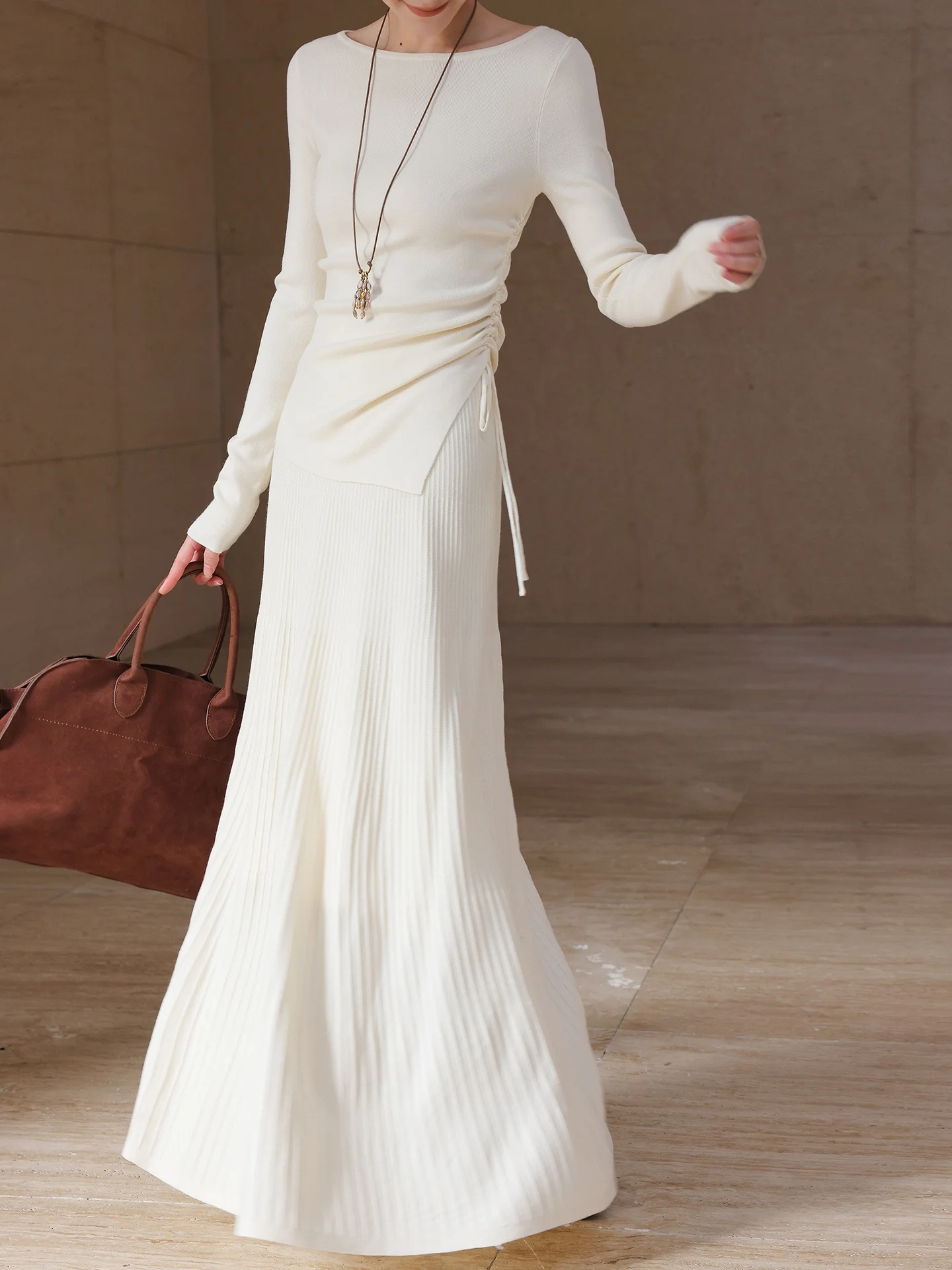 

JWUNIQUE Cloud Shoulder Knitted Dress And Long Sleeve Top Set in White with Waist-Cinching Design Elegant And Gentle Style