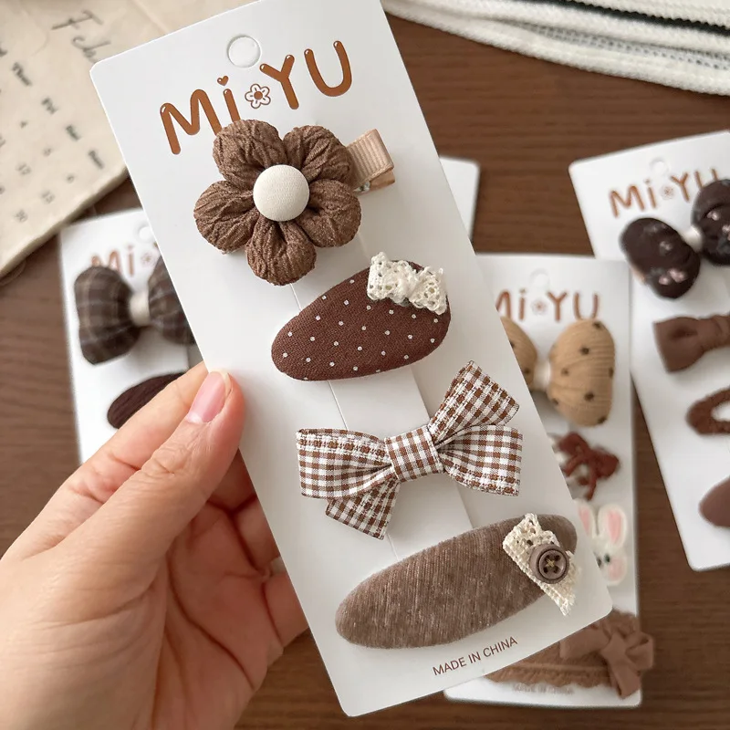 4 STUKS Leuke Melk Koffie Kleur Veelzijdige Kinderboog Volledige Pack Drukclip Zijhaarclip Zoete Stof Bloem Haarclip