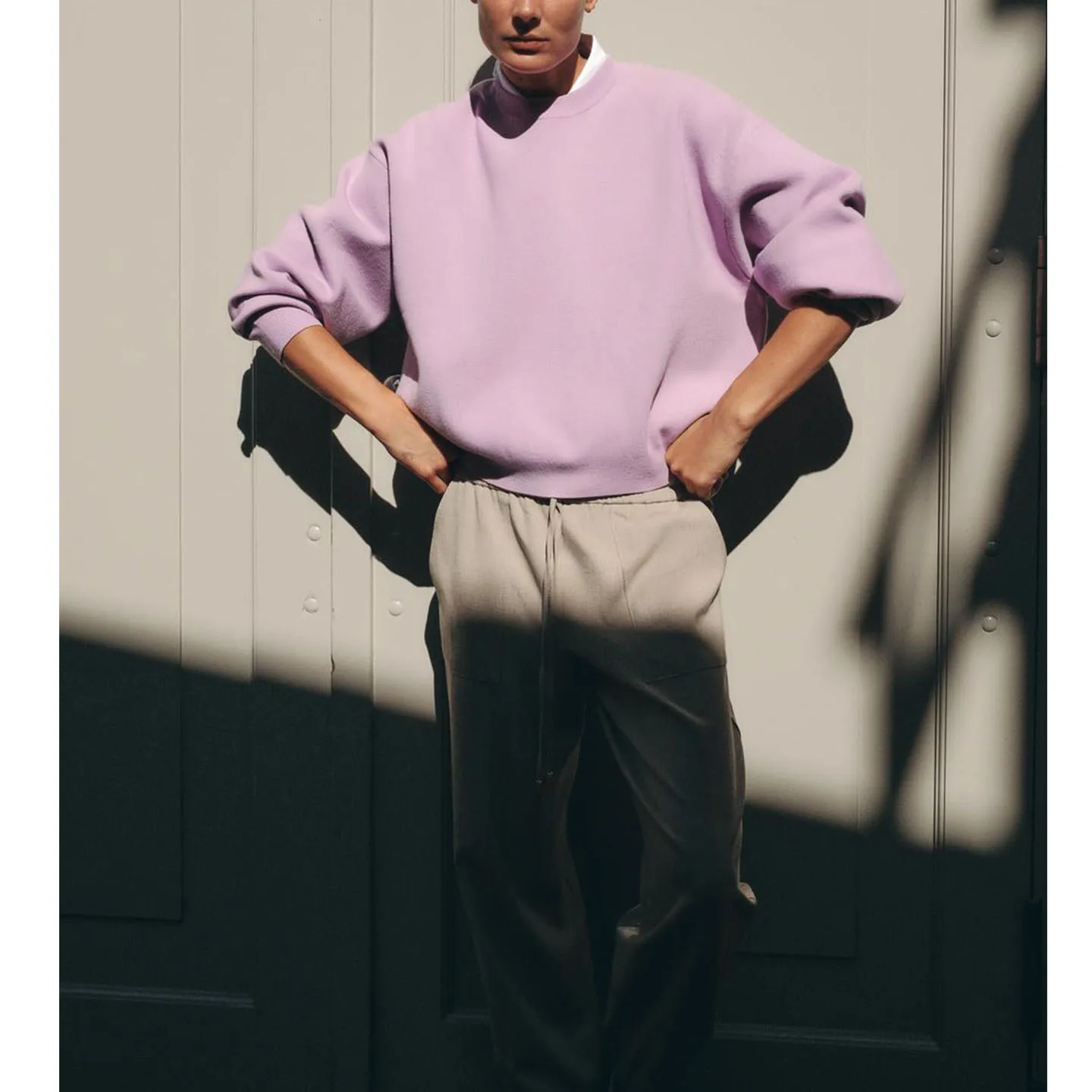 Luźny, długi sweter damski z dzianiny, prosty, elegancki, jesienny, modny, z włókna poliestrowego, pojedynczy element, do pracy.