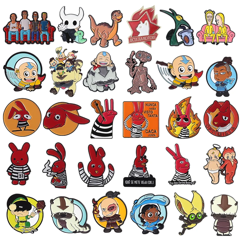 Cartoon Anime Filme Rote Ohren Kaninchen Emaille Pin Lustige Mythische Animierte Charakter Alien Broschen Tasche Revers Abzeichen Schmuck Geschenke