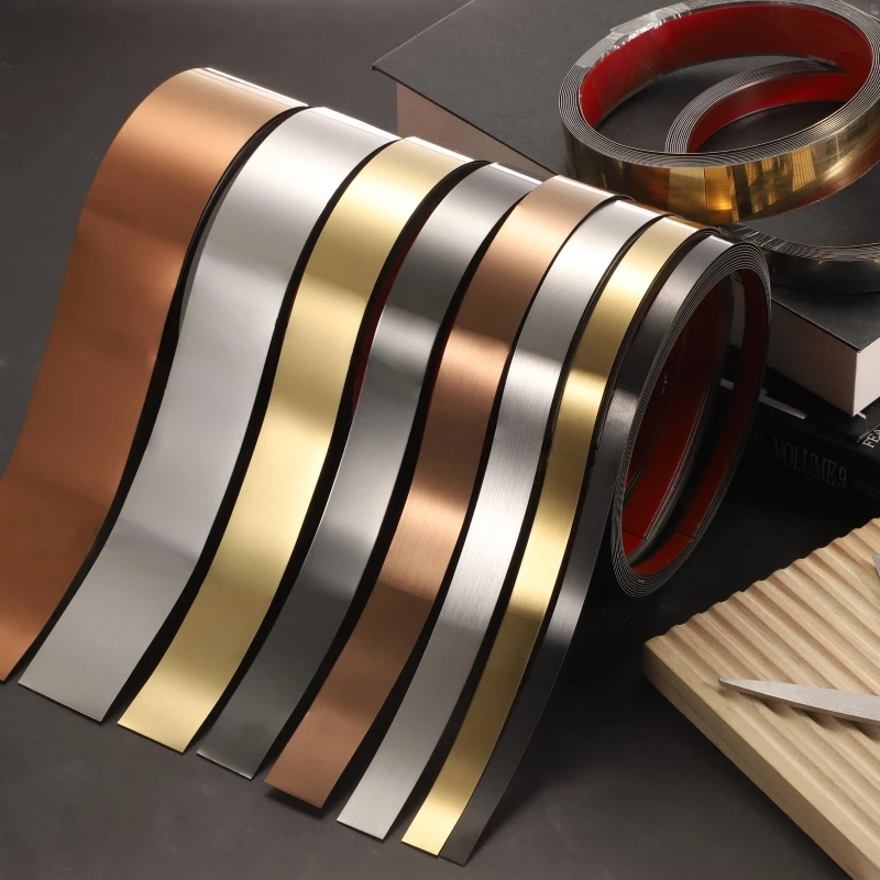 شريط حواف من الفولاذ المقاوم للصدأ ذاتي اللصق بطول 5 أمتار، مع طبقة سطحية ولاصق على الظهر، سهل التركيب