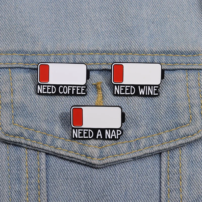 Batería creativa, serie de agujas bajas, insignia de accesorios de metal, letra en inglés, broche de aleación para ropa de frase corta