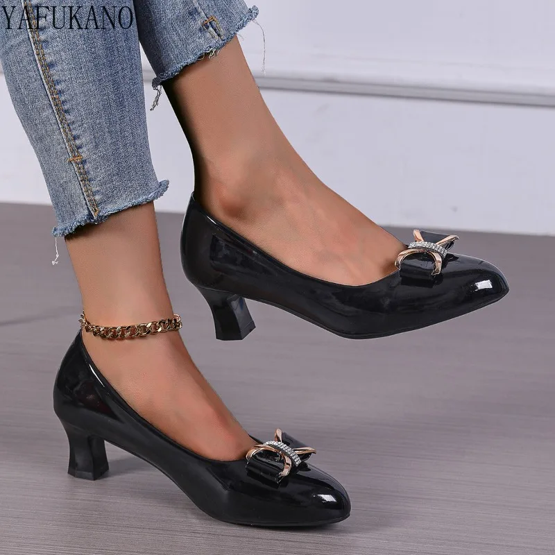 Fashion Shallow Mouth Pointed Toe Black Career Work Shoe 2025 New Small Thick Heel Bowknot Patent Leather Women High Heels 42 43