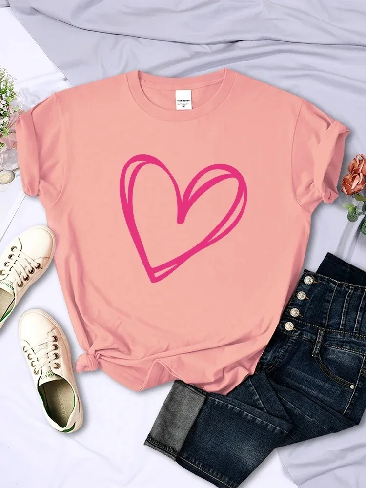 Plus Size Pink Heart Print Women Tee Clothing Personality Casual T-Shirts All-math Short Sleeve Creative O-Neck Womans Tops 2024