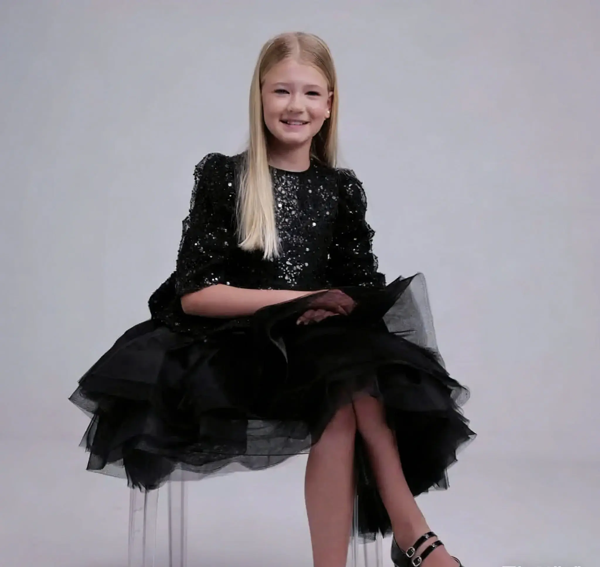 

Elegant Customized Flower Girl Dress For Wedding Half Sleeve Bow Sequins Kids Birthday Party First Communion Ball Gown
