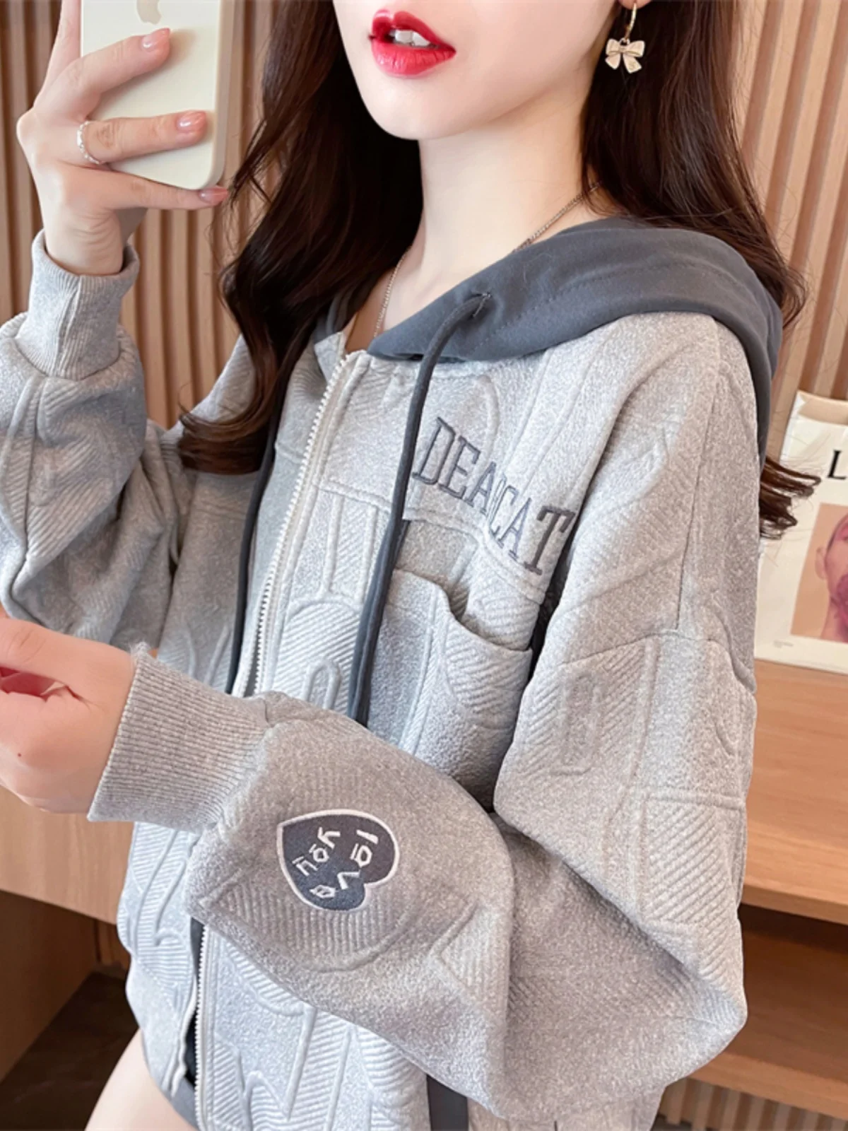 

Бейсбольные куртки-бомберы женские весенние джинсовые оверсайз свободного кроя без подкладки с карманами в стиле Харадзюку Y2K с эстетическими нашивками повседневные унисекс