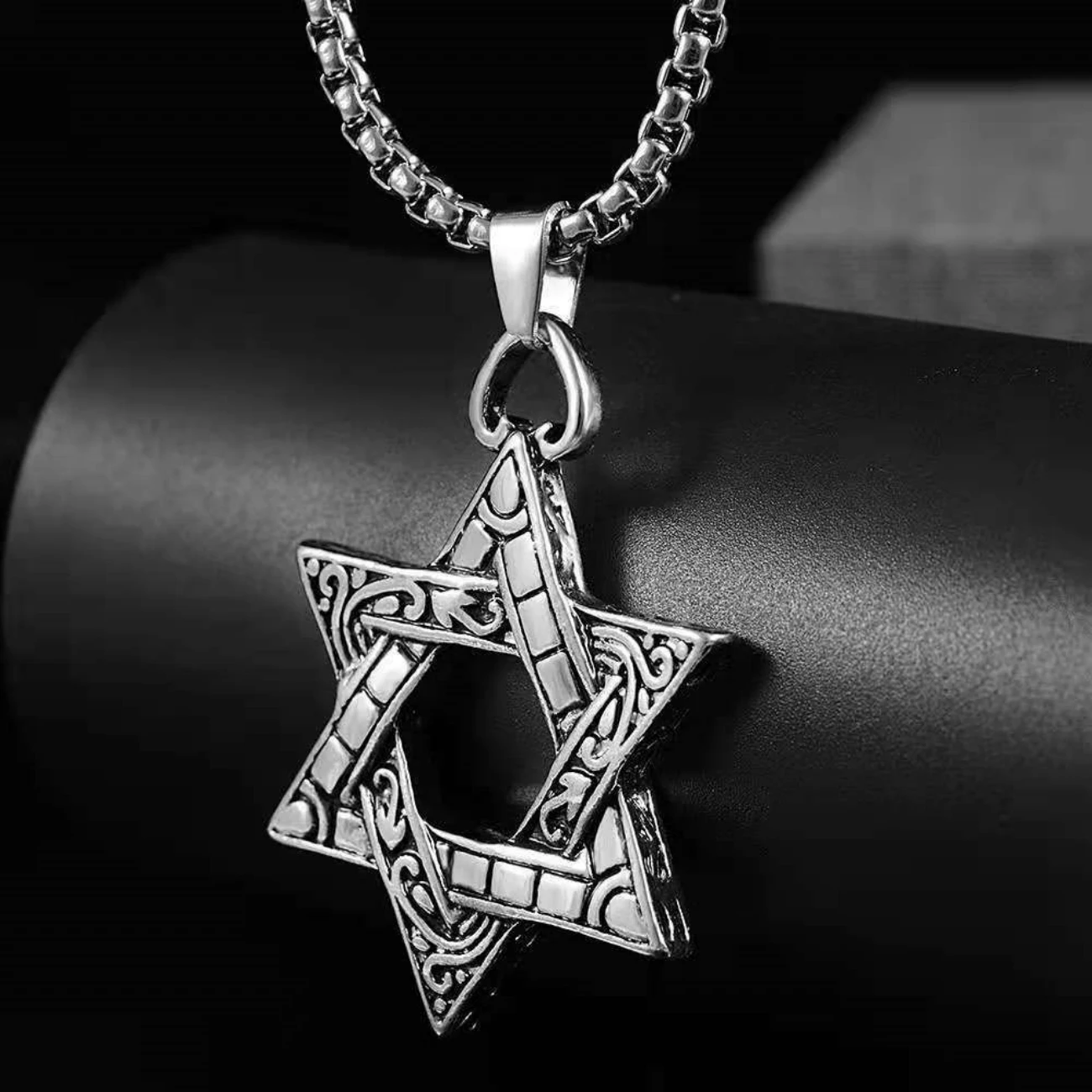 Six-pointed star necklace, versatile for men and women, high-end couple, non-fading titanium steel pendant, unisex sweater chain