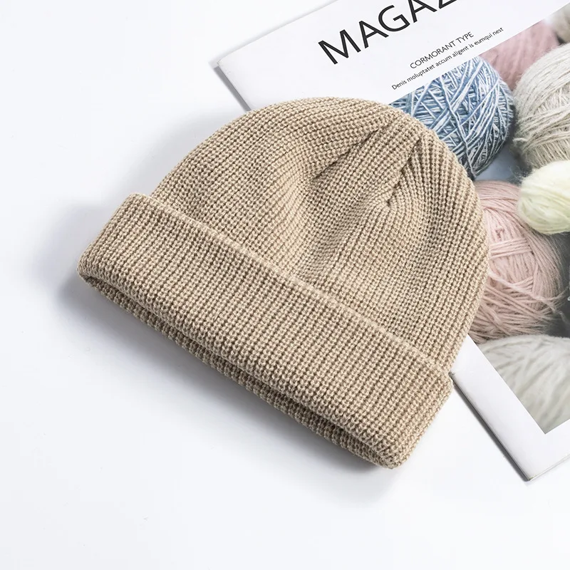 Autumn and winter fashion woolen hat, versatile for men and women students, double-layered warm outdoor windproof knitted hat