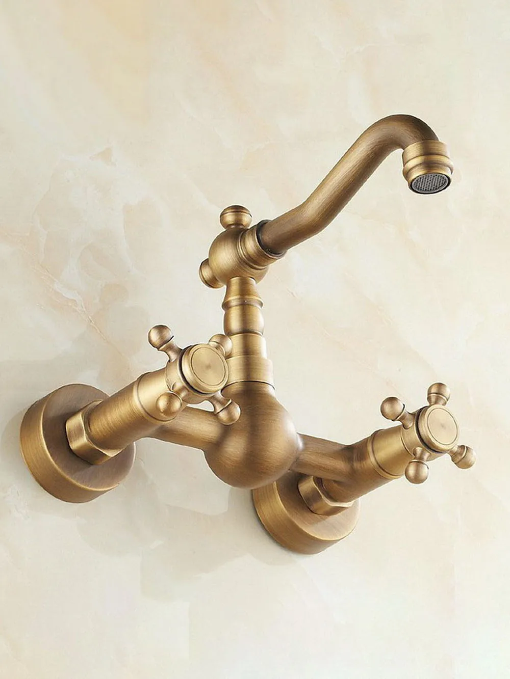 Imagem -03 - Antique Brass Wall Mounted Kitchen Sink Faucet Tap Mixer Bica Giratória Dupla Cruz Alças Atf002