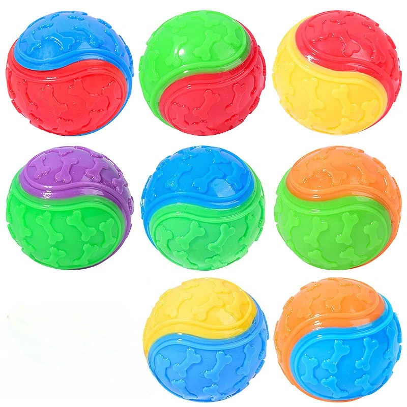 1 Stück, zufällige Farbe, Quietschball für Hunde, hochwertiges Gummi-TPR-Kauspielzeug, interaktiver Ball, ideales Geschenk für Feiertage.